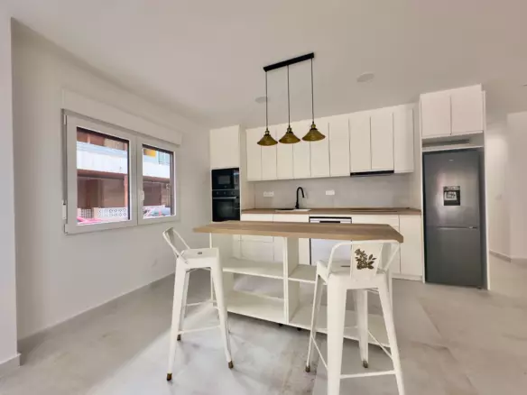 3-bedroom Apartment In Torrevieja, Spain (150 M²)