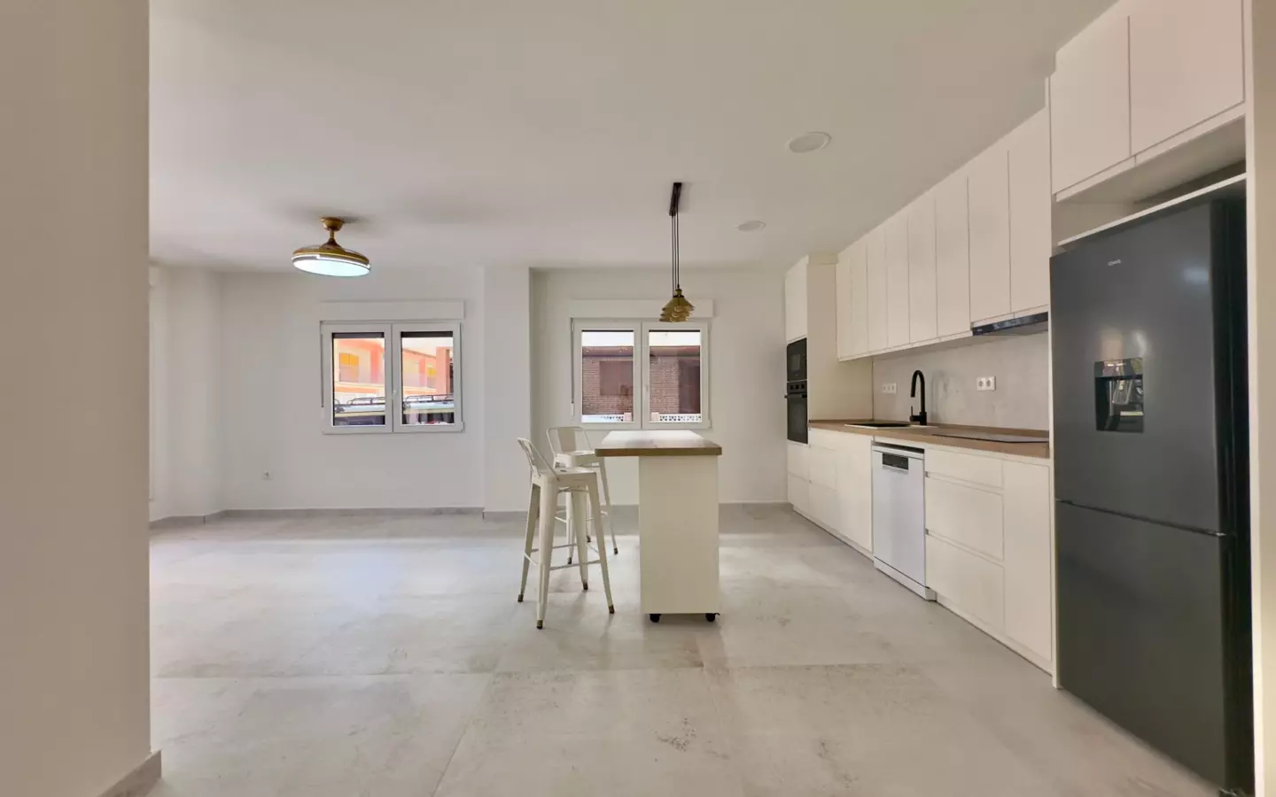3-bedroom Apartment In Torrevieja, Spain (150 M²)