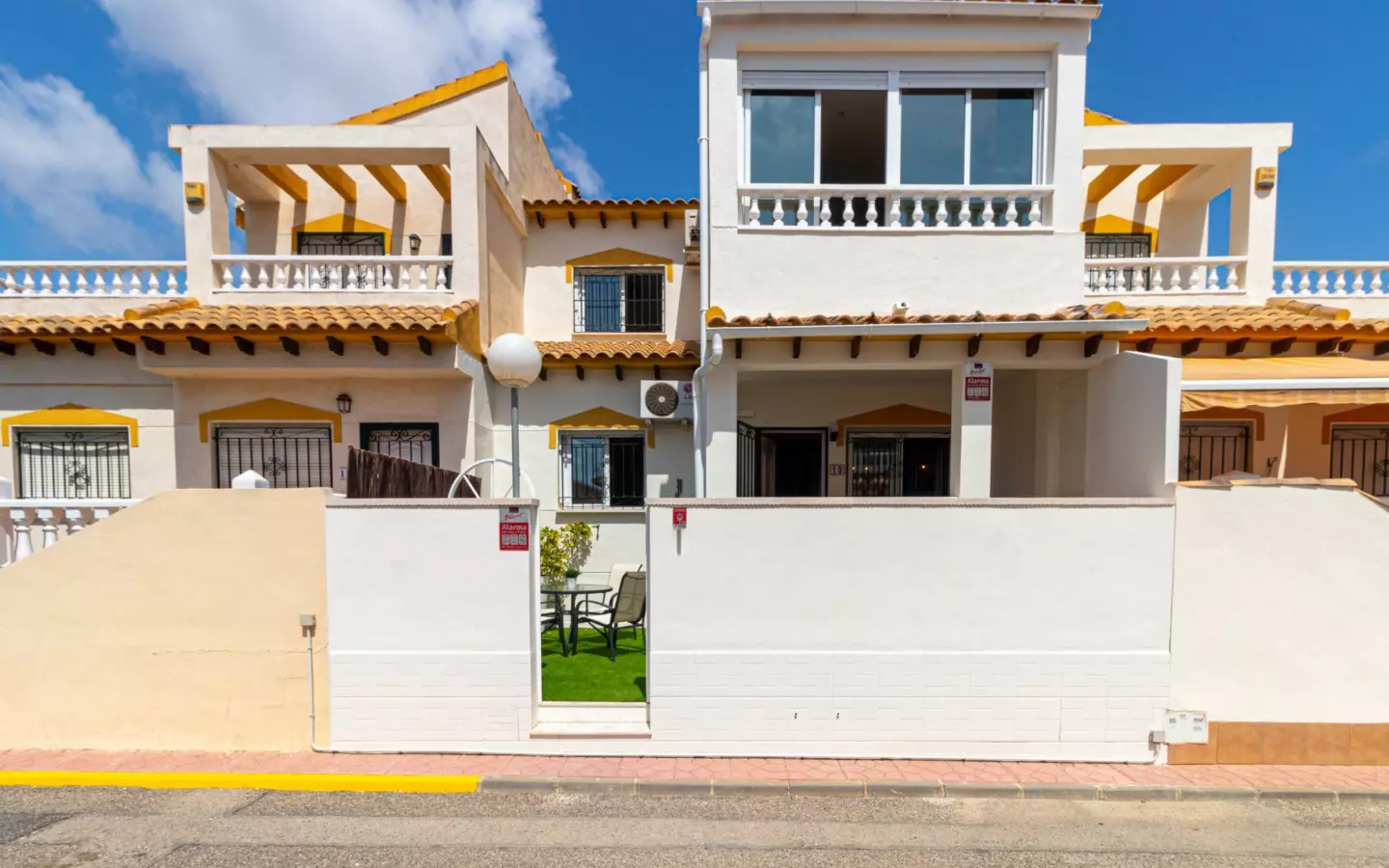 3-bedroom Townhouse In Torrevieja, Spain (85 M²)