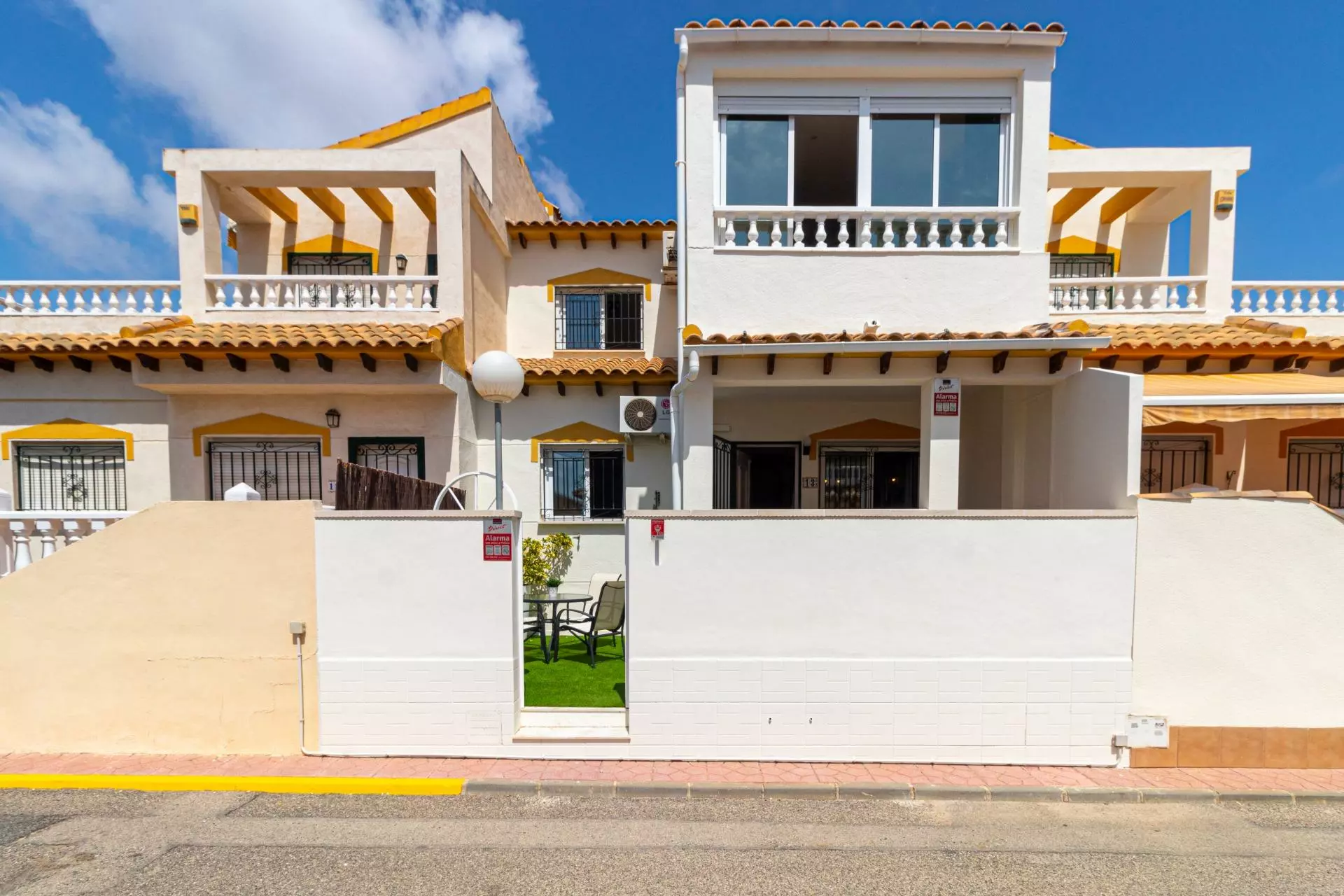 3-bedroom Townhouse In Torrevieja, Spain (85 M²)