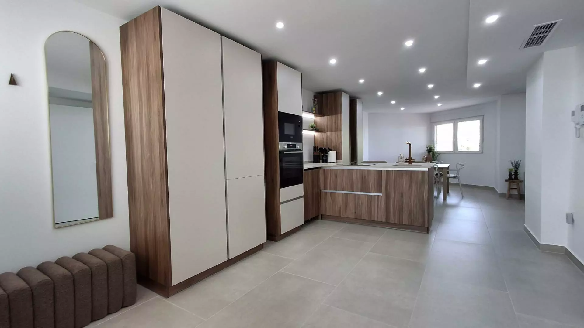 2-bedroom Apartment In Torrevieja, Spain (105 M²)