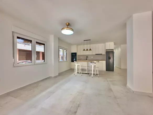 3-bedroom Apartment In Torrevieja, Spain (150 M²)