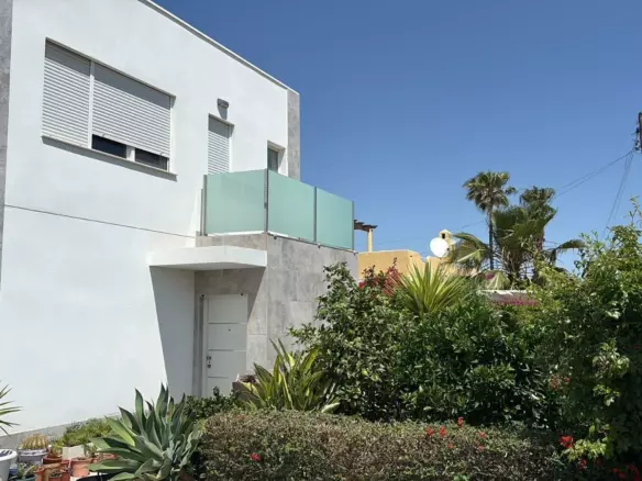 2-bedroom Semi In Torrevieja, Spain (130 M²)