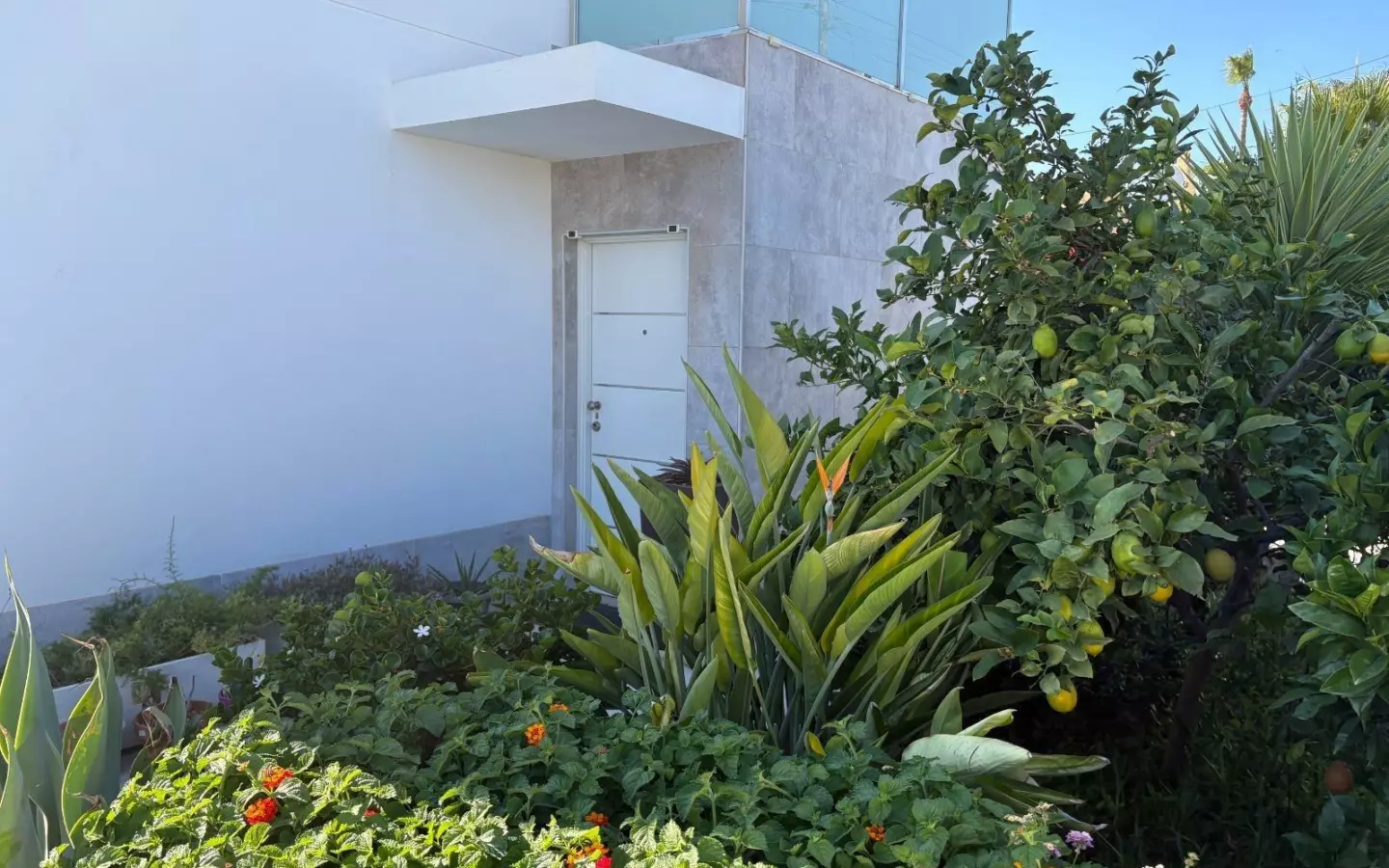 2-bedroom Semi In Torrevieja, Spain (130 M²)