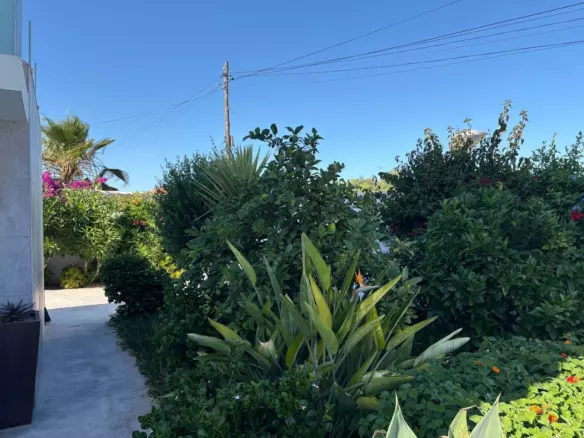 2-bedroom Semi In Torrevieja, Spain (130 M²)