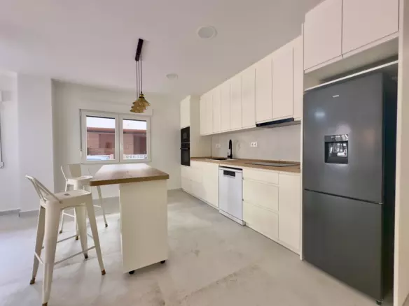 3-bedroom Apartment In Torrevieja, Spain (150 M²)