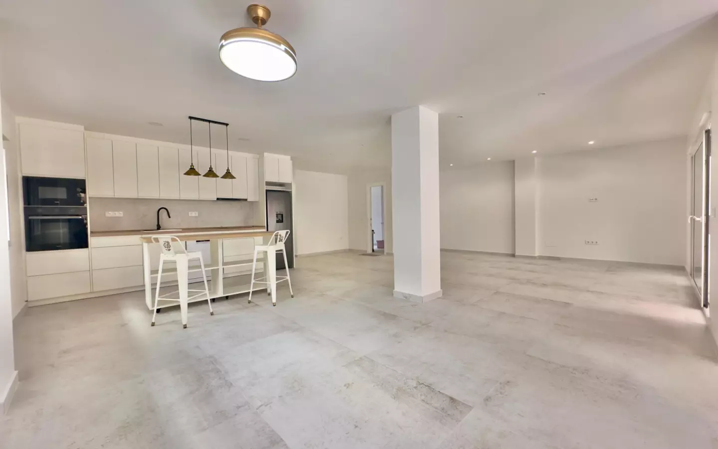 3-bedroom Apartment In Torrevieja, Spain (150 M²)