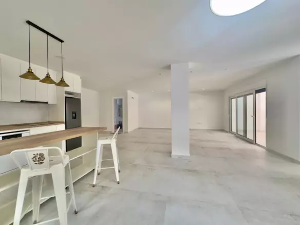 3-bedroom Apartment In Torrevieja, Spain (150 M²)