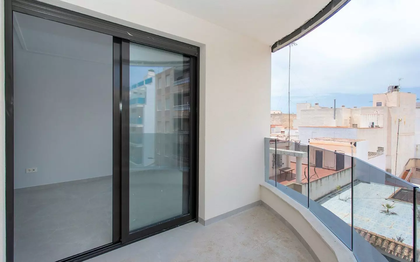 2-bedroom Apartment In Torrevieja, Spain (83 M²)
