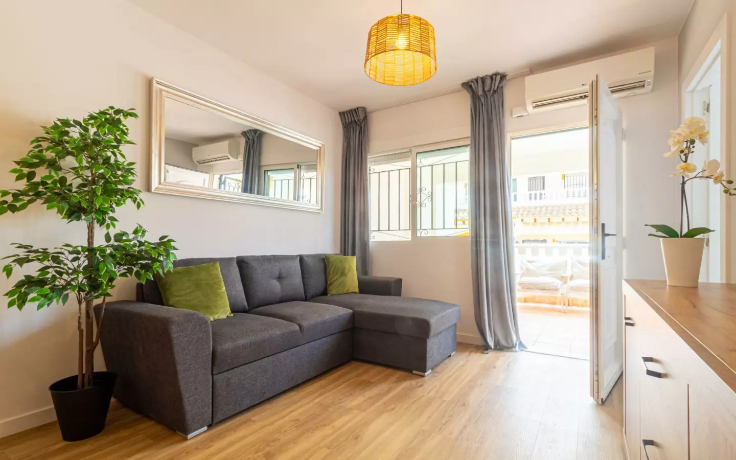 3-bedroom Townhouse In Torrevieja, Spain (85 M²)