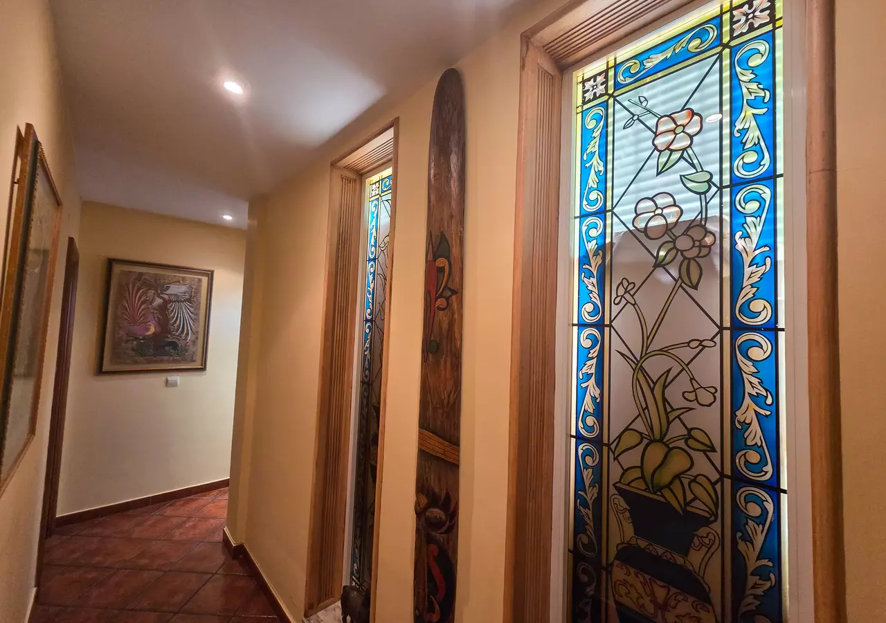 9-bedroom Villa In Elche, Spain (285 M²)