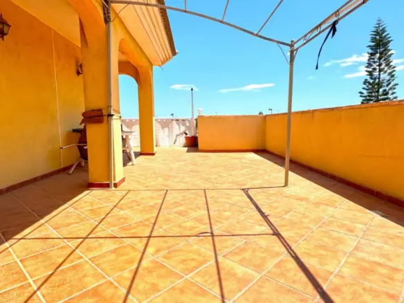 6-bedroom Villa In Torrevieja, Spain (340 M²)