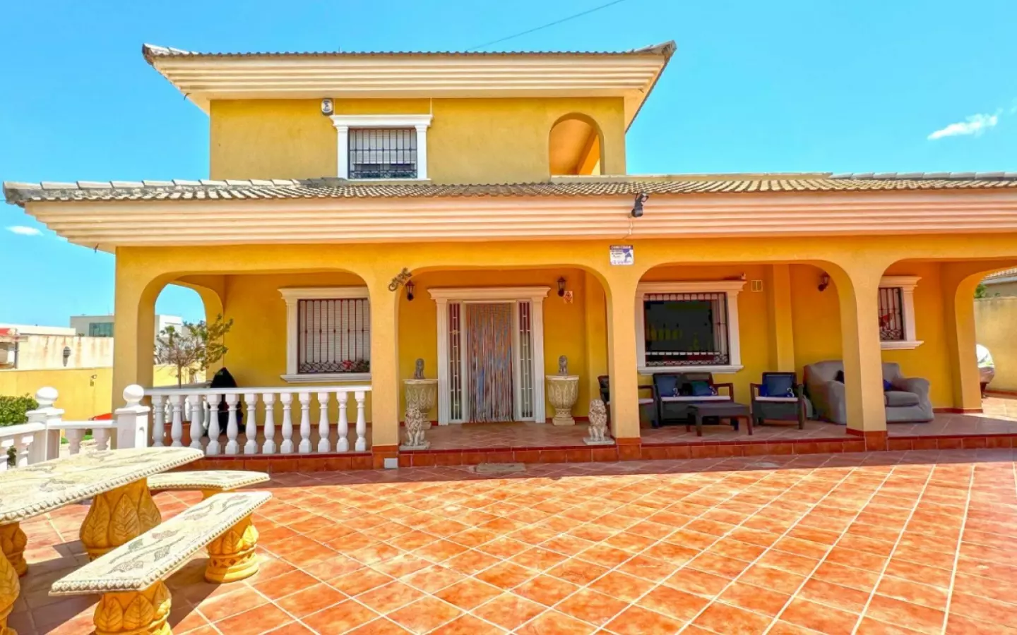 6-bedroom Villa In Torrevieja, Spain (340 M²)