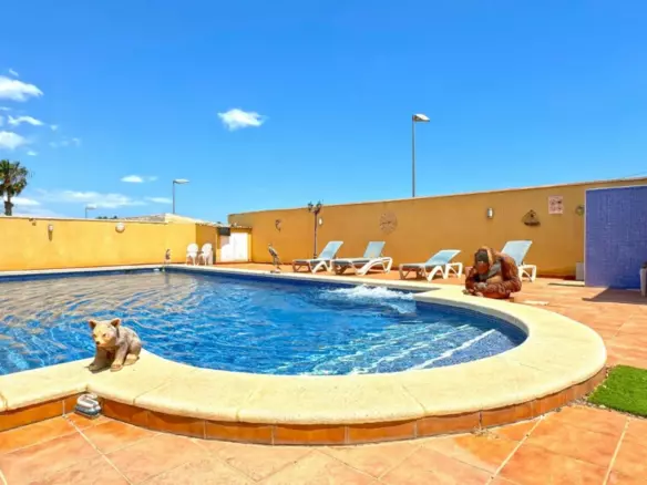 6-bedroom Villa In Torrevieja, Spain (340 M²)