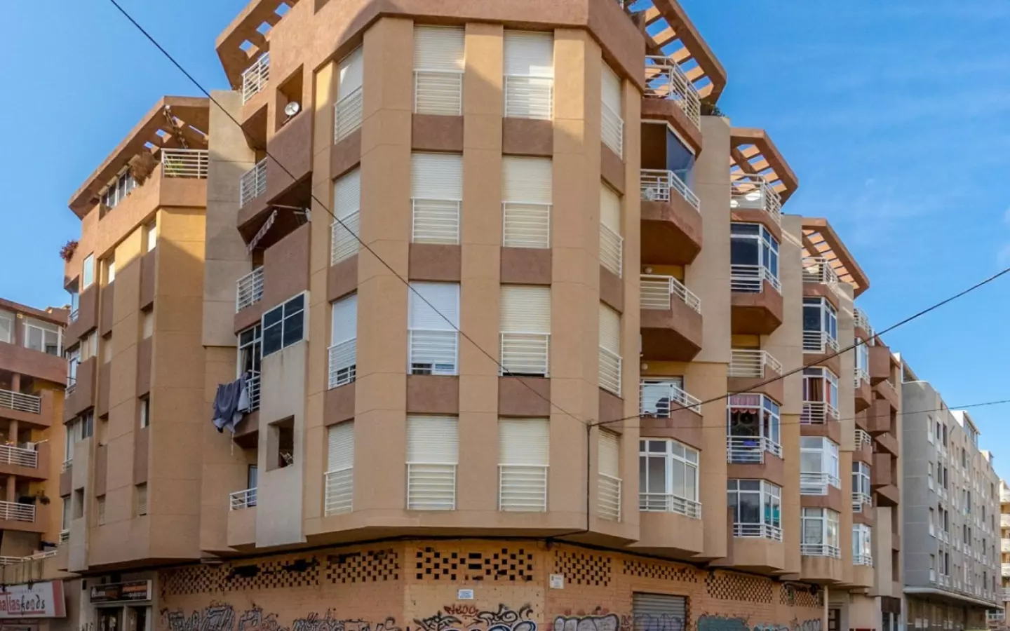 1-bedroom Property In Torrevieja, Spain (722 M²)