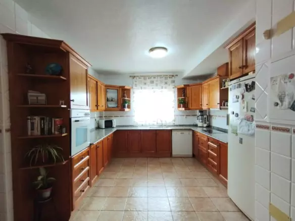6-bedroom Villa In Torrevieja, Spain (338 M²)