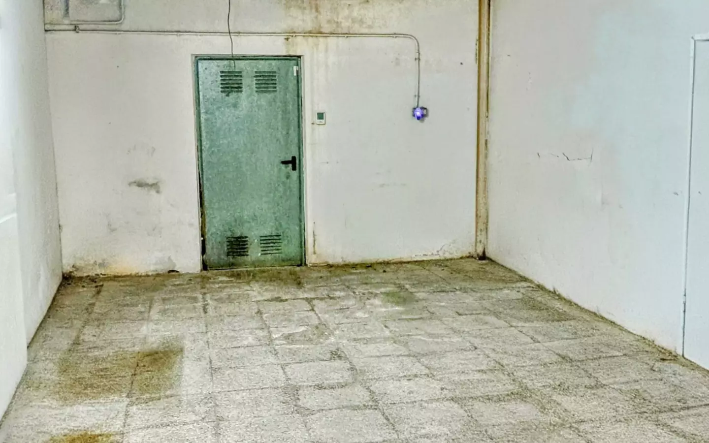 1-bedroom Warehouse In Benidorm, Spain (225 M²)