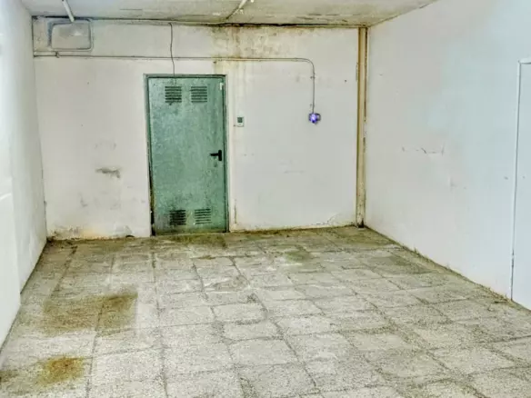 1-bedroom Warehouse In Benidorm, Spain (225 M²)