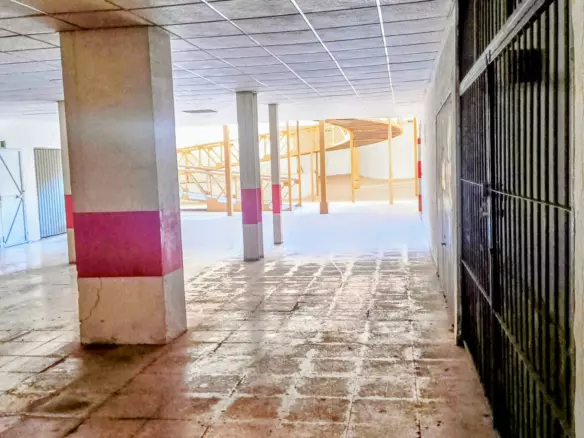 1-bedroom Warehouse In Benidorm, Spain (225 M²)