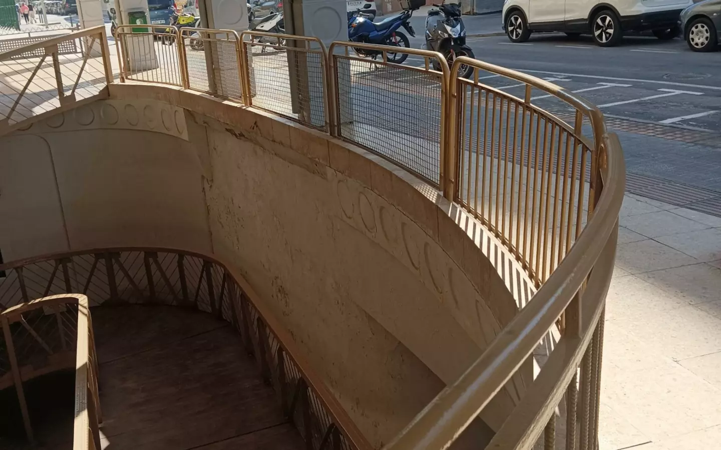 1-bedroom Warehouse In Benidorm, Spain (225 M²)