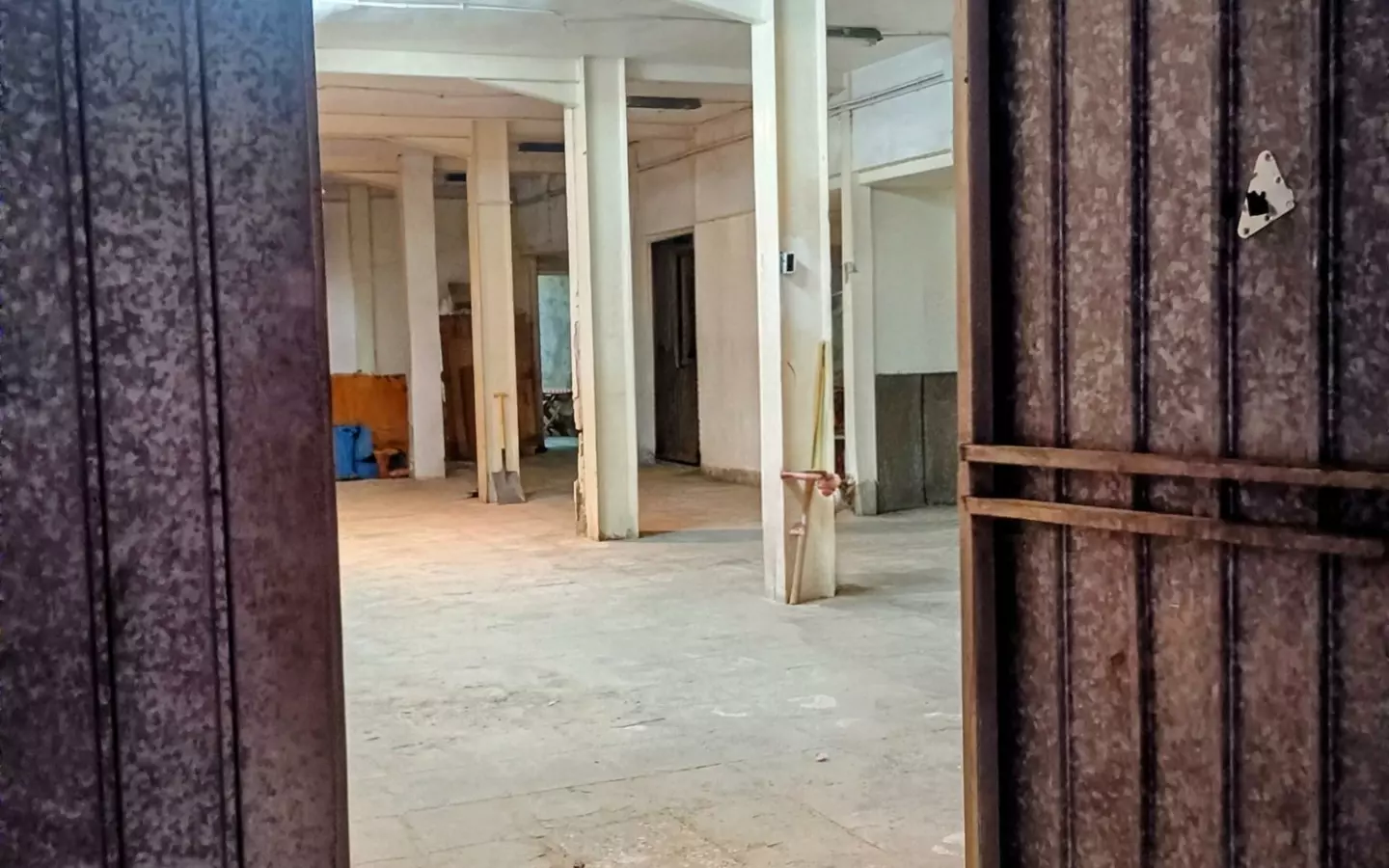1-bedroom Warehouse In Benidorm, Spain (225 M²)