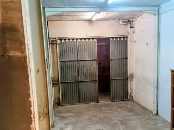1-bedroom Warehouse In Benidorm, Spain (225 M²)