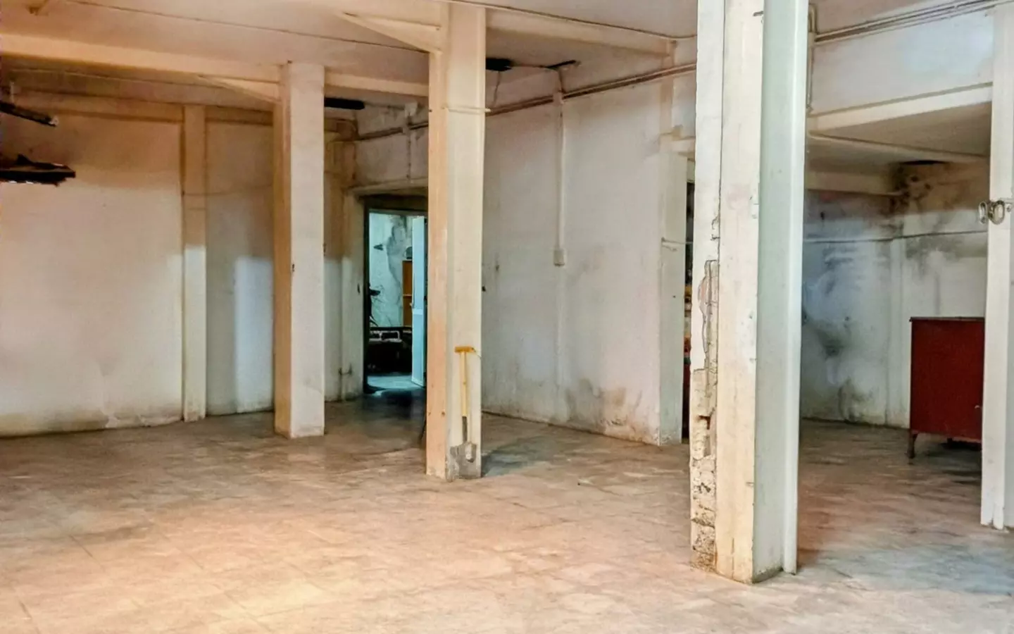 1-bedroom Warehouse In Benidorm, Spain (225 M²)