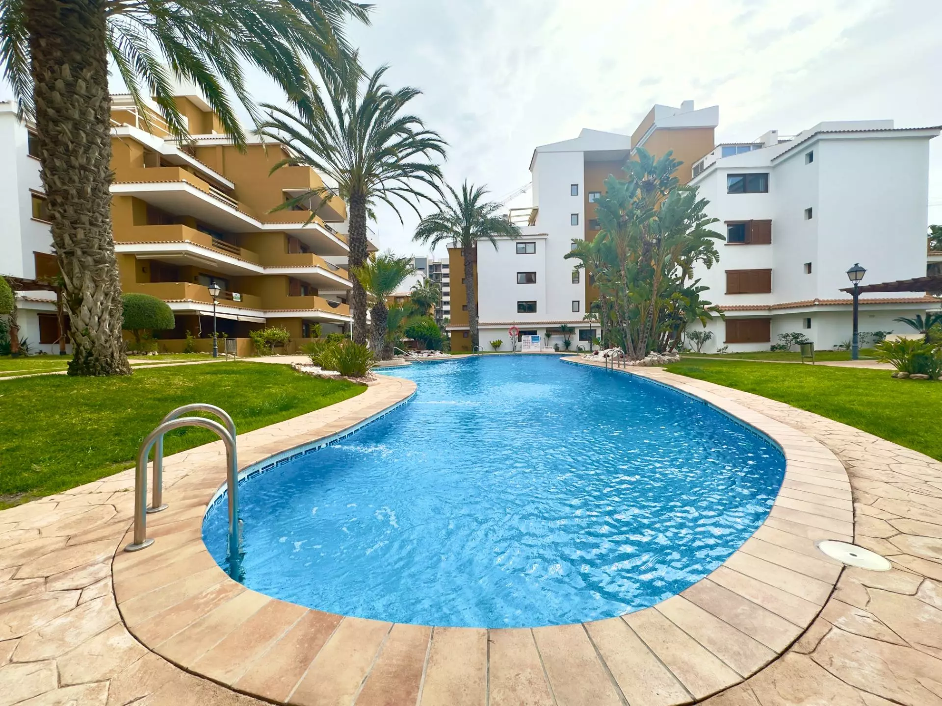 2-bedroom Apartment In Torrevieja, Spain (84 M²)