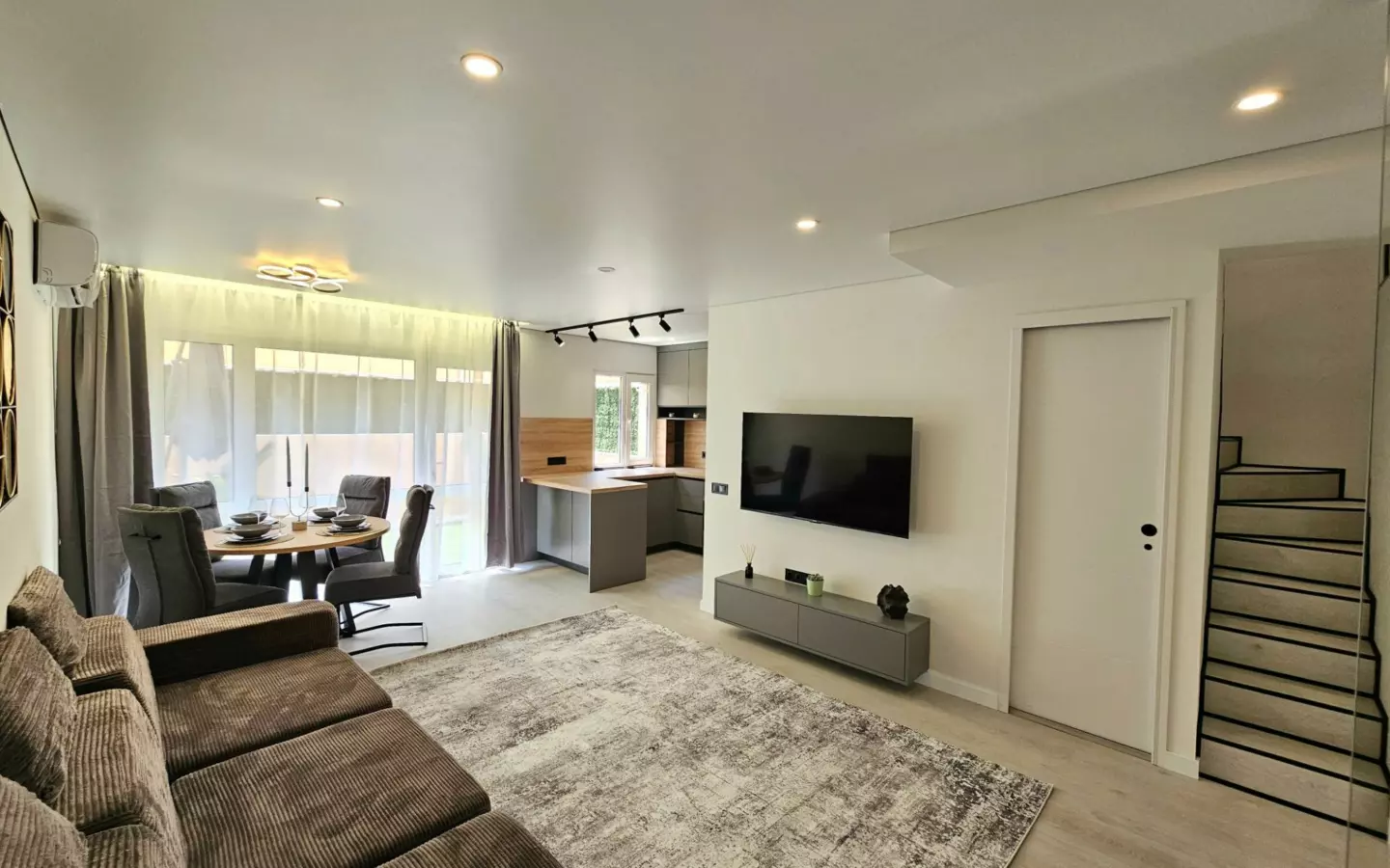 3-bedroom Bungalow In Torrevieja, Spain (105 M²)