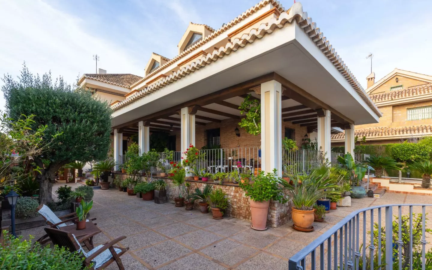 6-bedroom Villa In Torrevieja, Spain (720 M²)