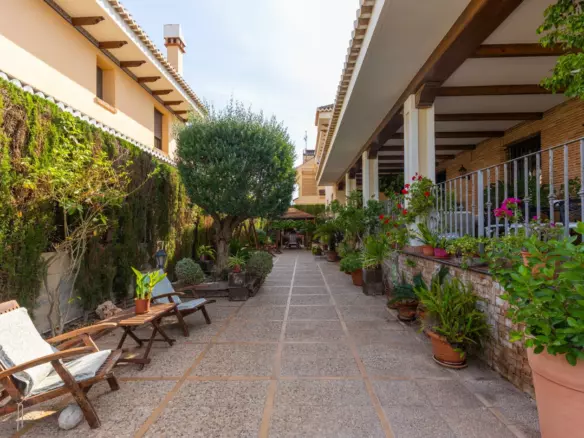 6-bedroom Villa In Torrevieja, Spain (720 M²)
