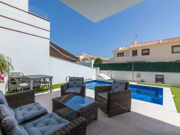 3-bedroom Villa In Rojales, Spain (110 M²)
