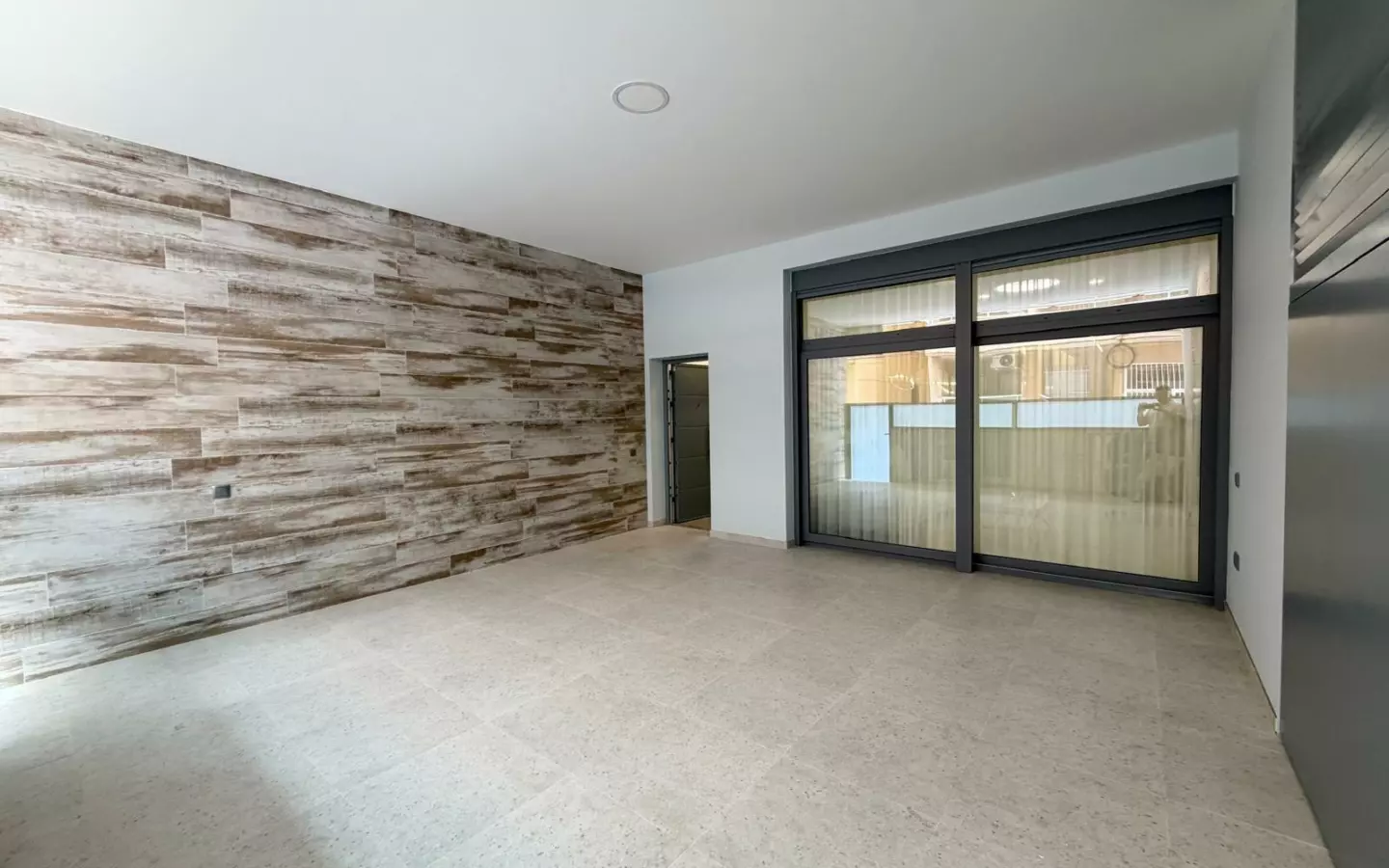 2-bedroom Apartment In Torrevieja, Spain (123 M²)