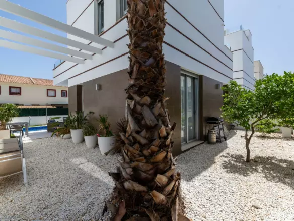 3-bedroom Villa In Rojales, Spain (110 M²)
