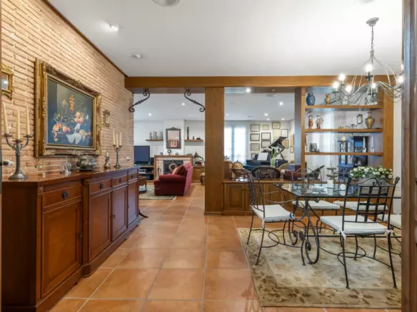 6-bedroom Villa In Torrevieja, Spain (720 M²)