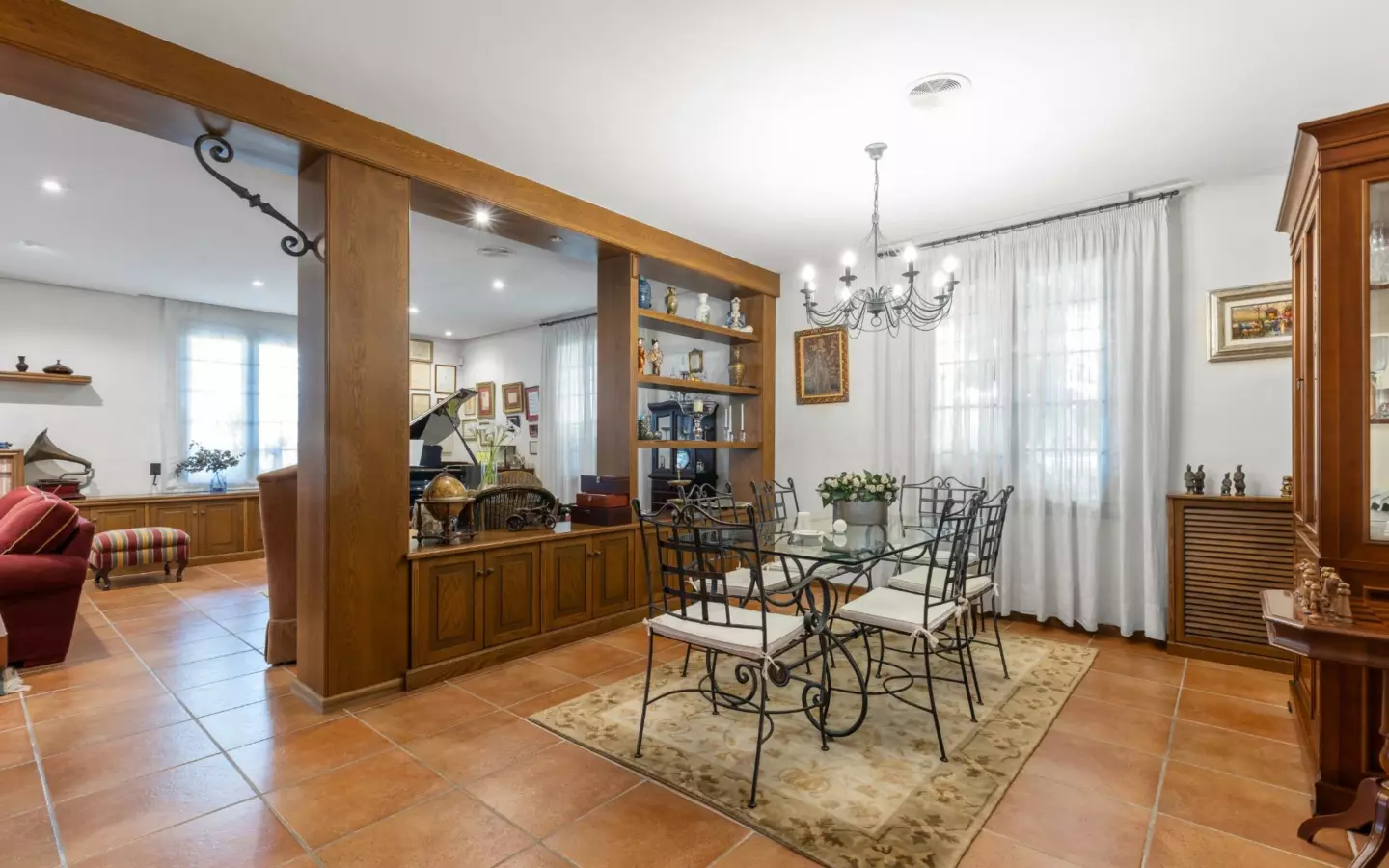 6-bedroom Villa In Torrevieja, Spain (720 M²)