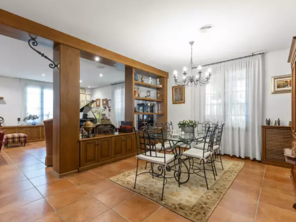 6-bedroom Villa In Torrevieja, Spain (720 M²)