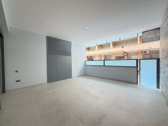 2-bedroom Apartment In Torrevieja, Spain (123 M²)
