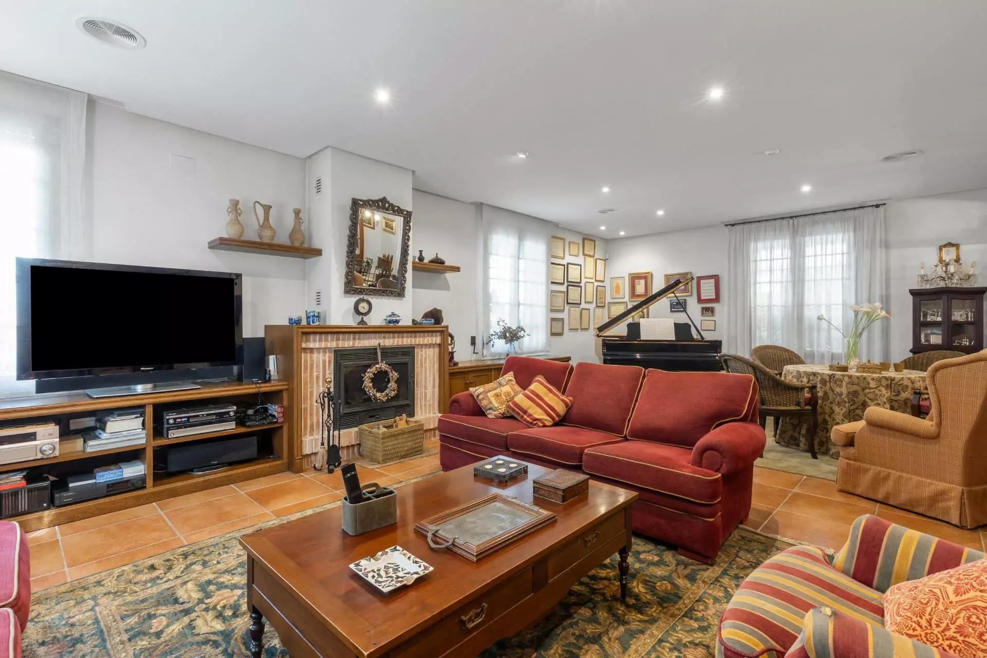 3-9-ecd70b 6-bedroom Villa In Torrevieja, Spain (720 M²)