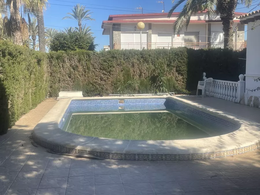 4-bedroom Villa In Cabo Roig, Spain (161 M²)