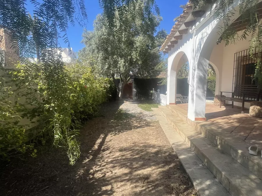 4-bedroom Villa In Cabo Roig, Spain (161 M²)