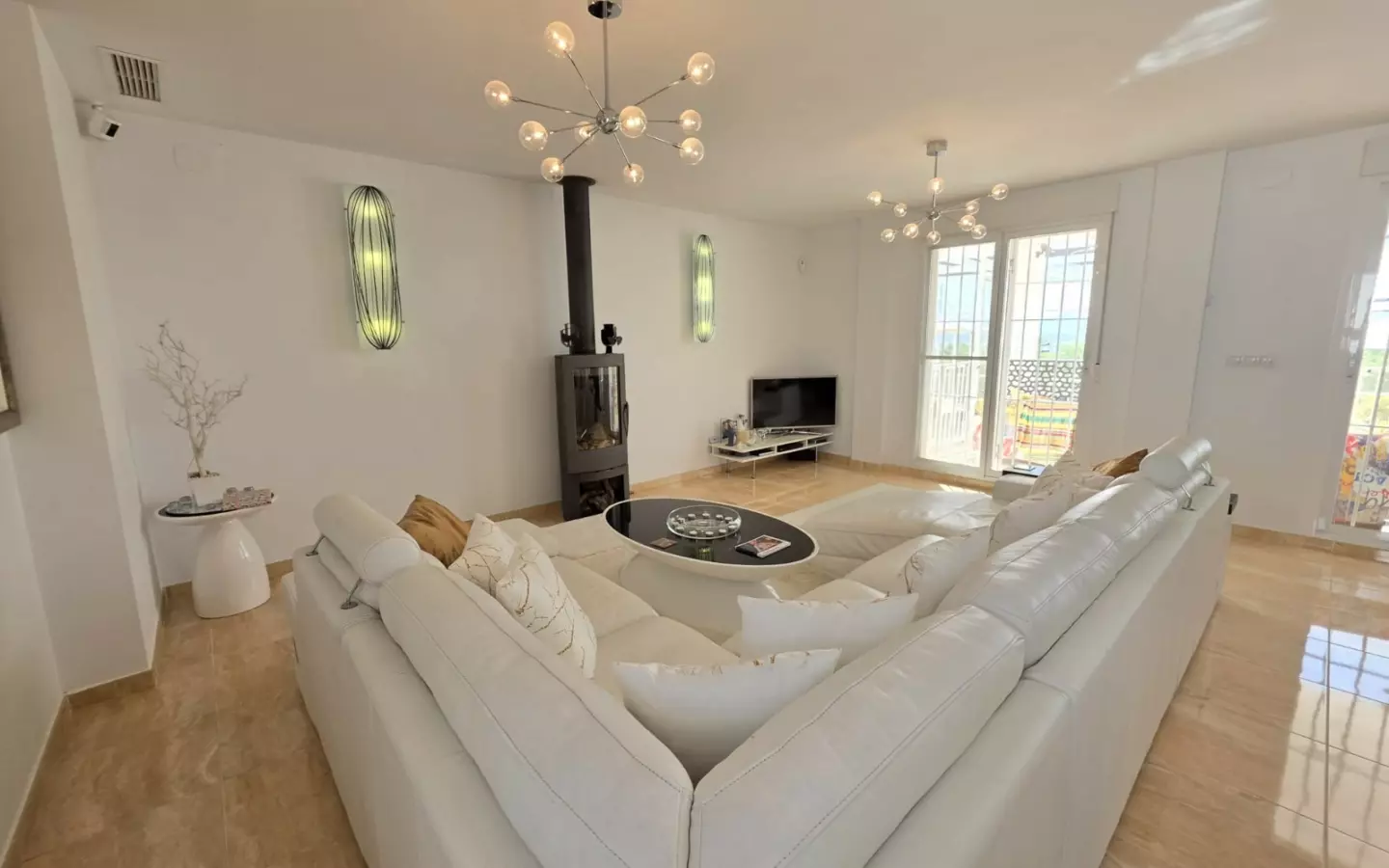 3-bedroom Villa In Pinoso, Spain (263 M²)