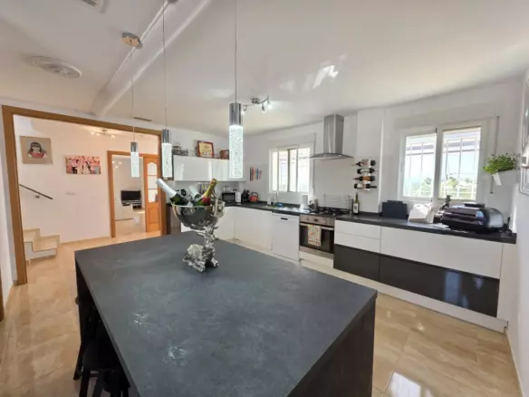 3-bedroom Villa In Pinoso, Spain (263 M²)