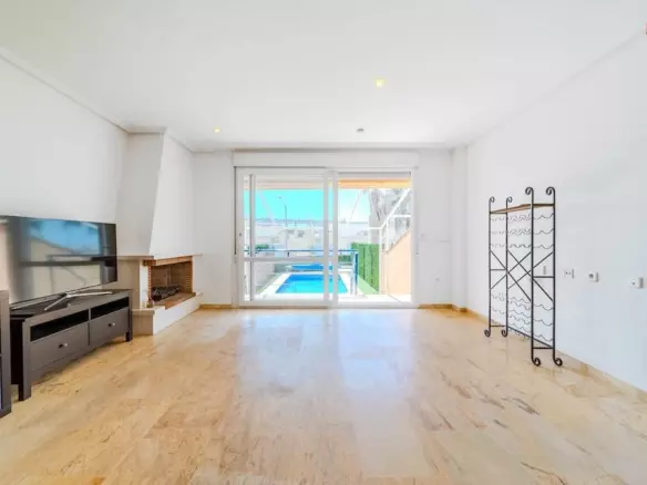 3-bedroom Town House In Orihuela Costa, Spain (177 M²)