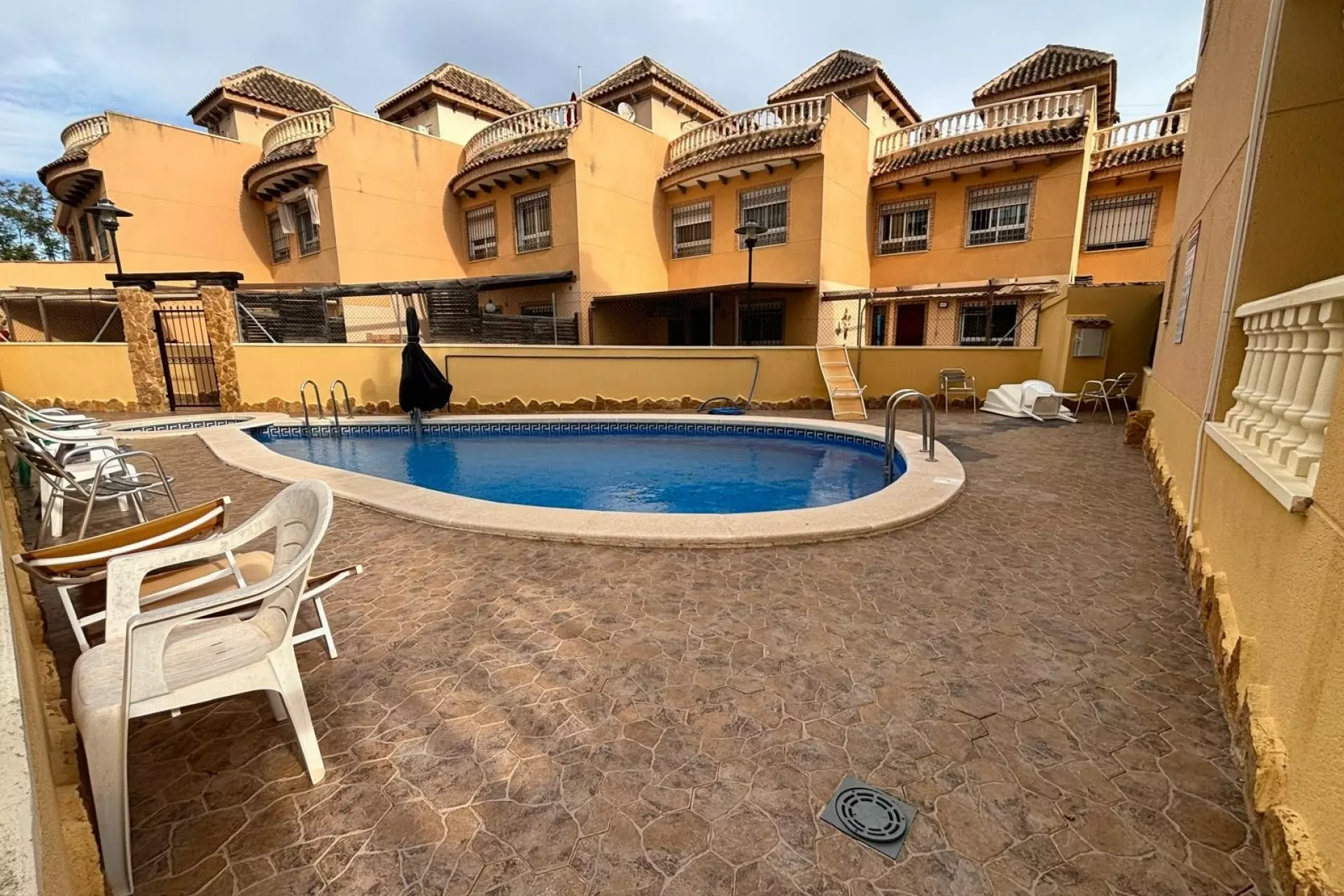 5-bedroom Townhouse In Guardamar Del Segura, Spain (110 M²)