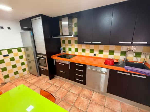 3-bedroom Townhouse In Catral, Spain (195 M²)
