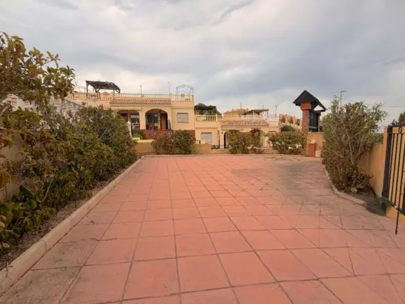 3-bedroom Semi In Algorfa, Spain (100 M²)