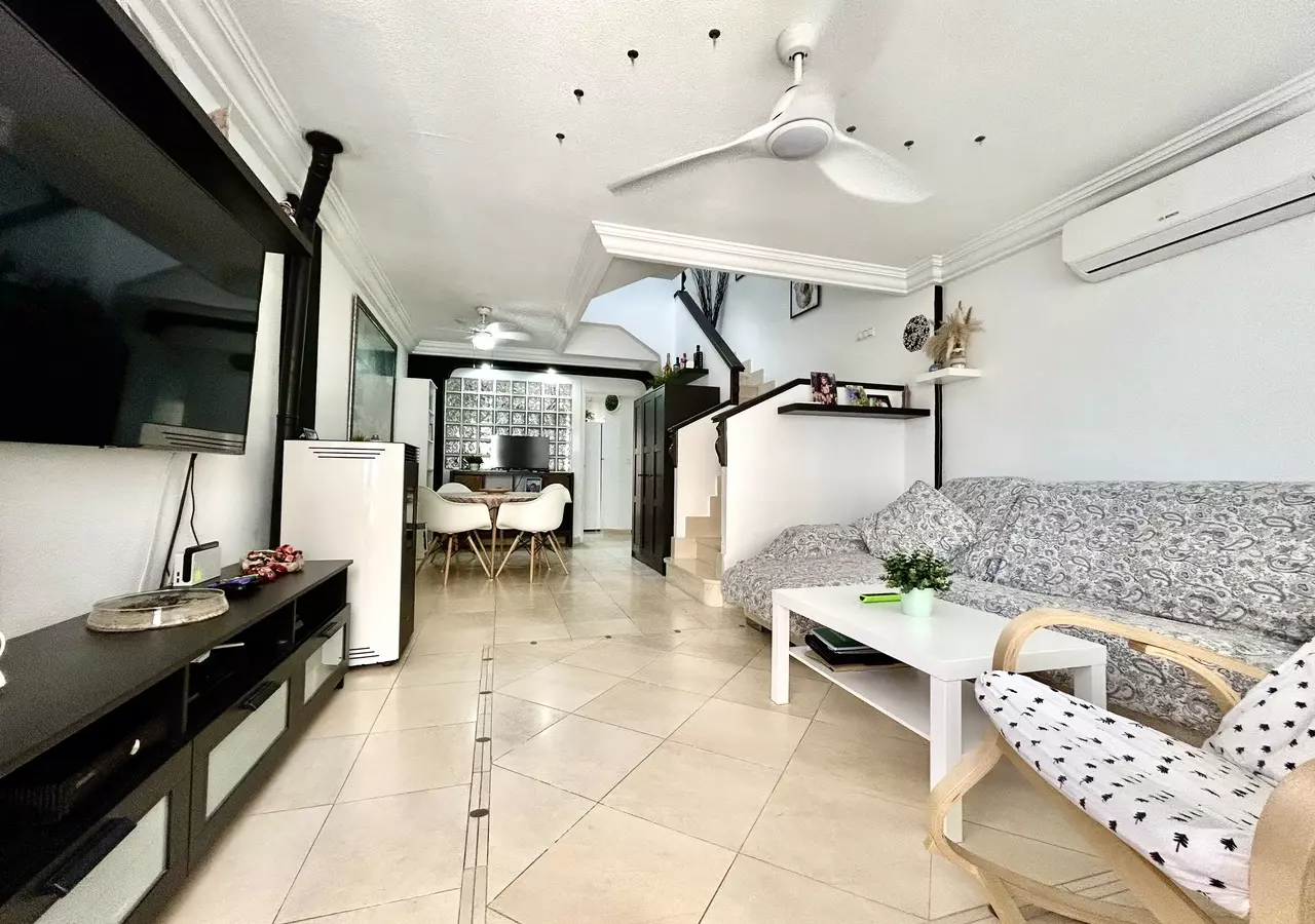 4-bedroom Town House In Formentera Del Segura, Spain (207 M²)