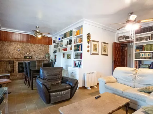 6-bedroom Villa In Pilar De La Horadada, Spain (268 M²)