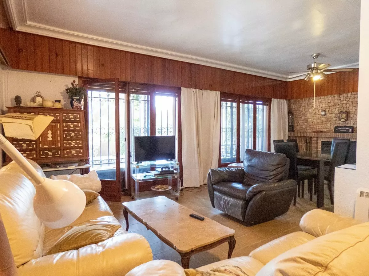 6-bedroom Villa In Pilar De La Horadada, Spain (268 M²)